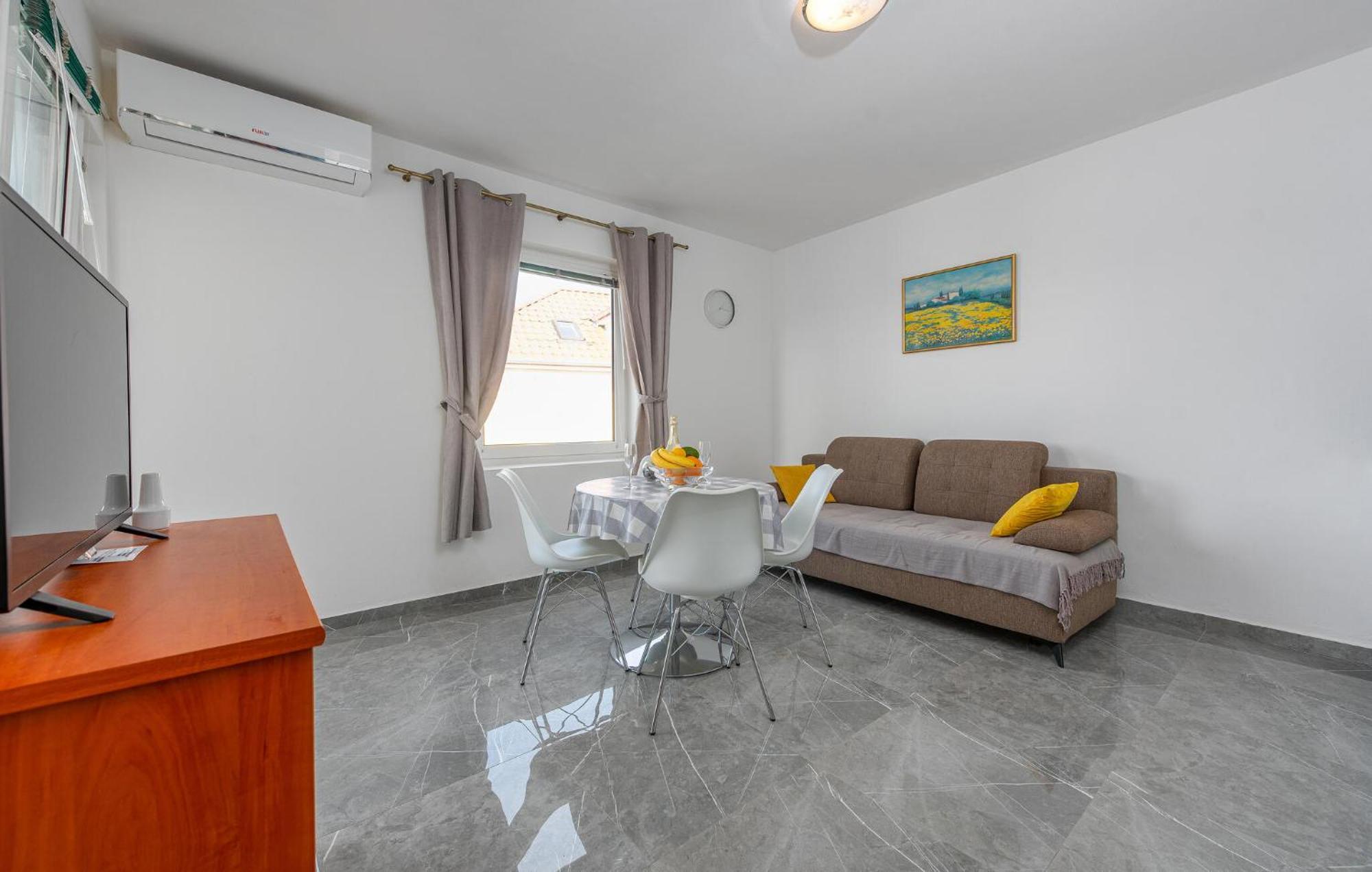 Amazing Apartment In Pakoštane エクステリア 写真