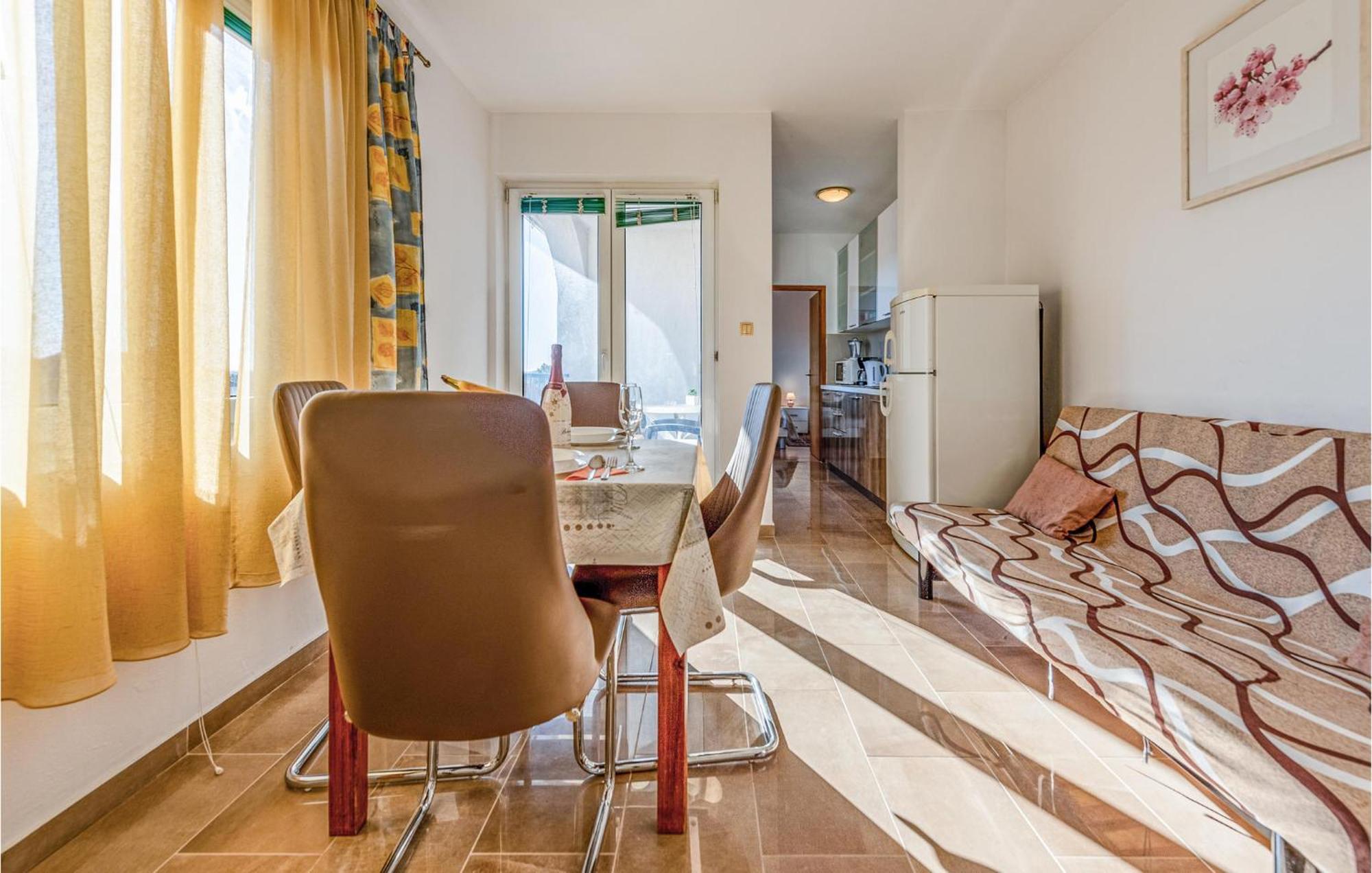 Amazing Apartment In Pakoštane エクステリア 写真